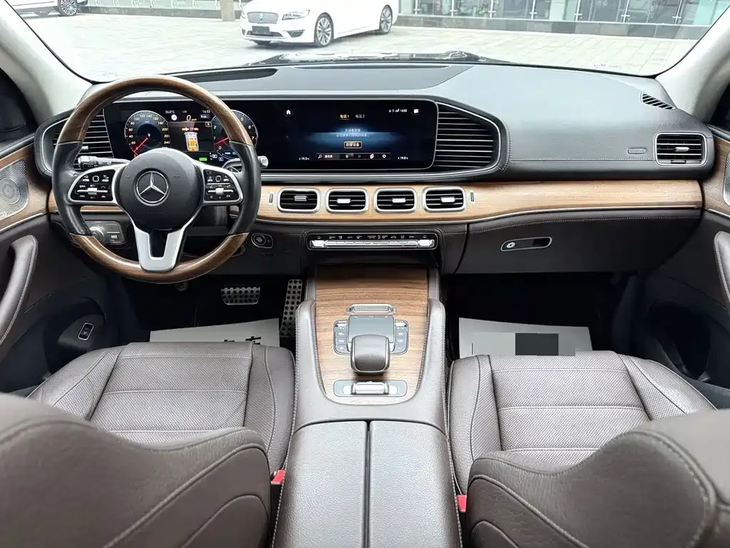Mercedes-Benz GLS — фото 9