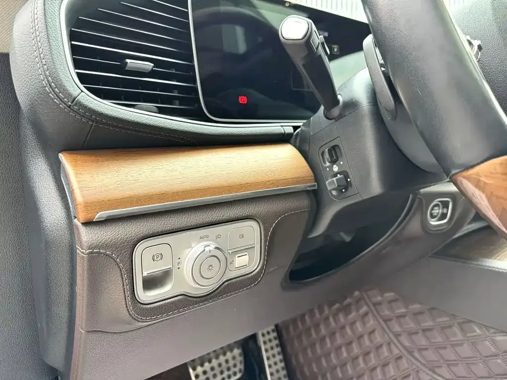 Mercedes-Benz GLS — фото 4