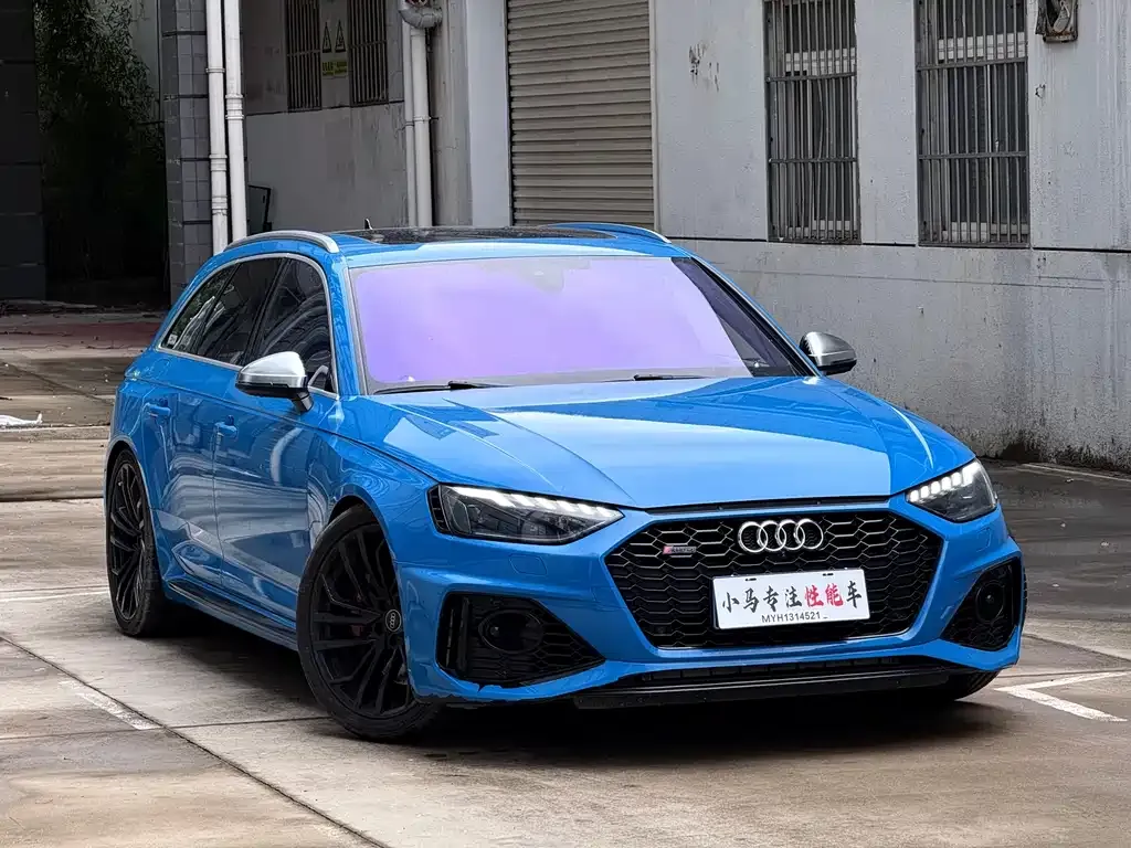 Audi RS 4 — фото 6