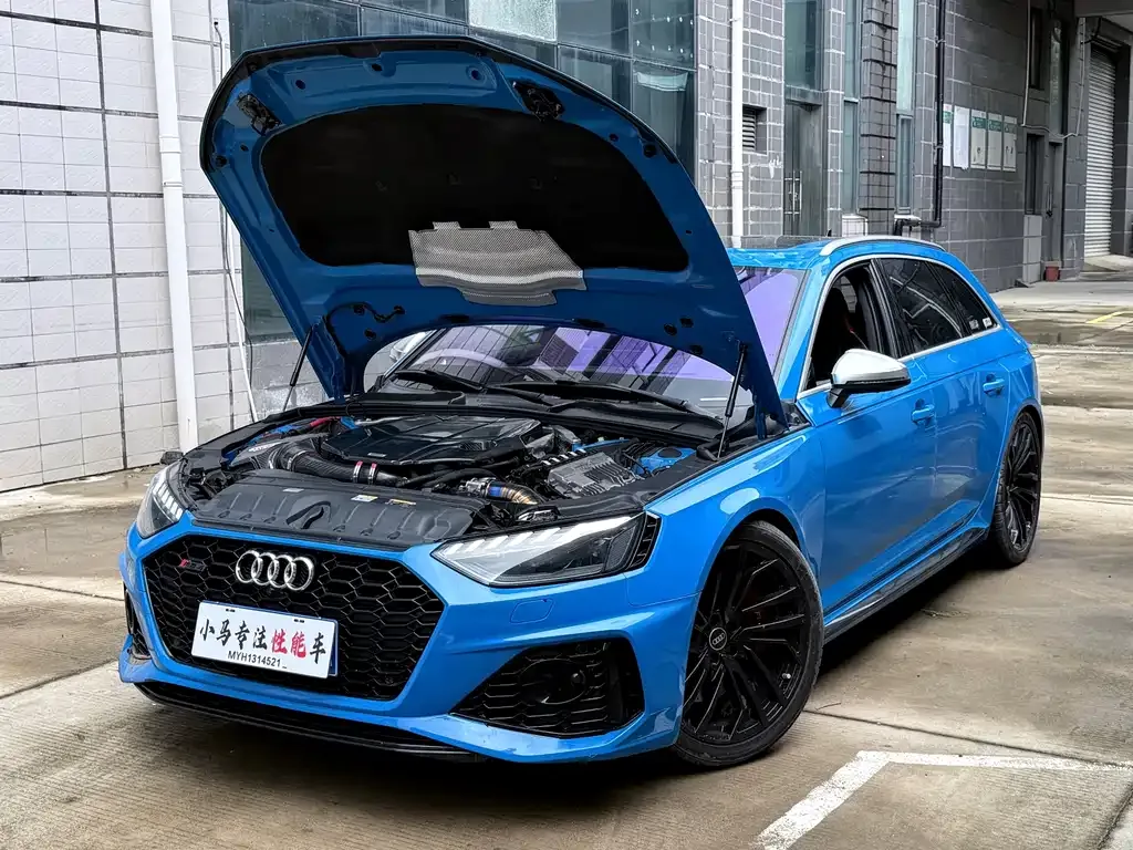 Audi RS 4 — фото 8