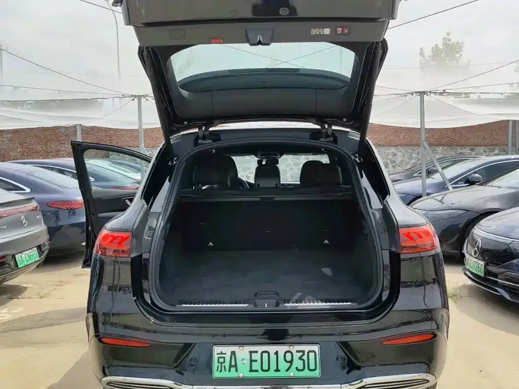 Mercedes-Benz EQS SUV — фото 3