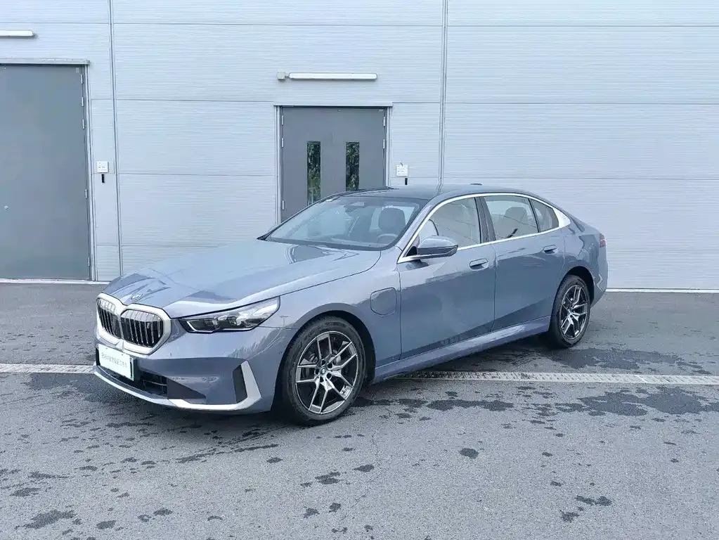 BMW i5 — фото 1