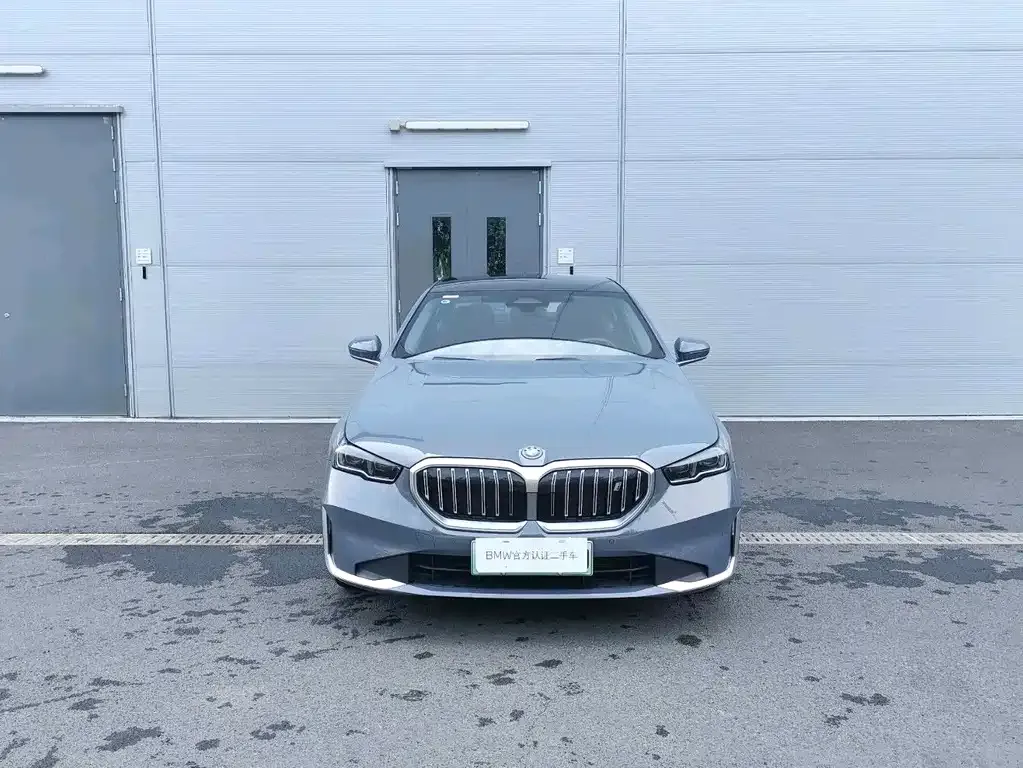 BMW i5 — фото 9