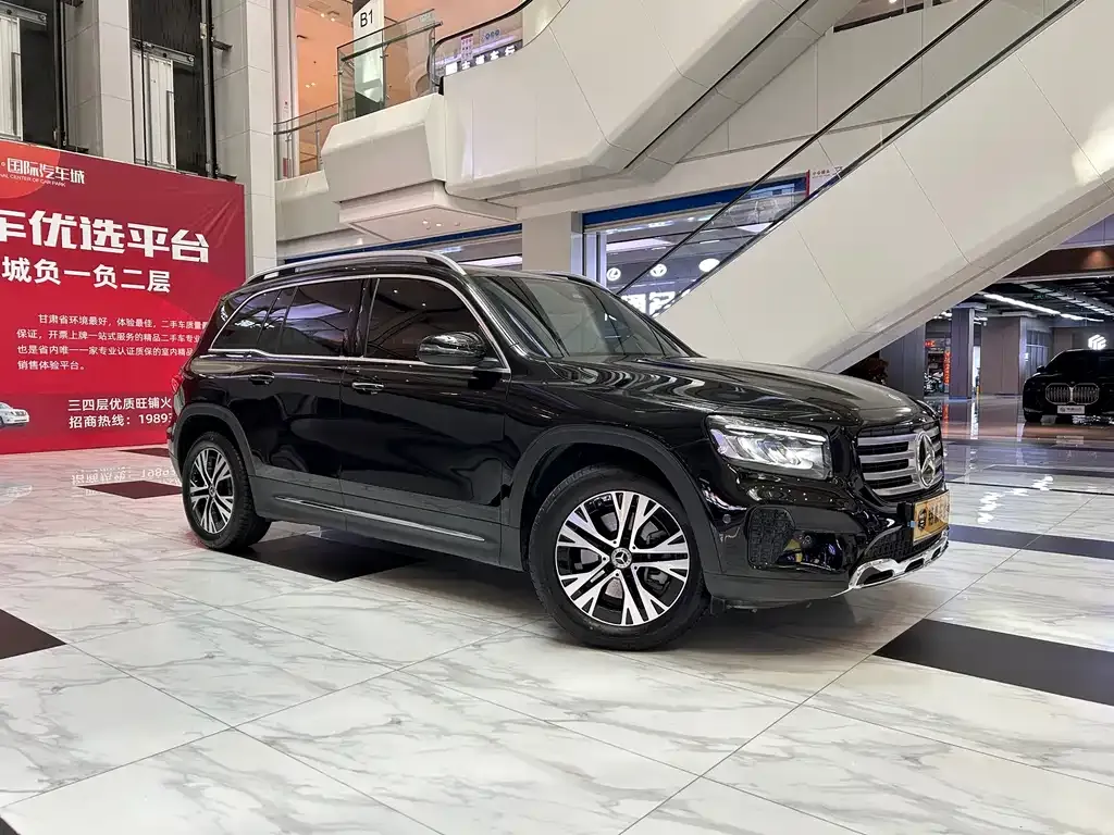 Mercedes-Benz GLB — фото 1