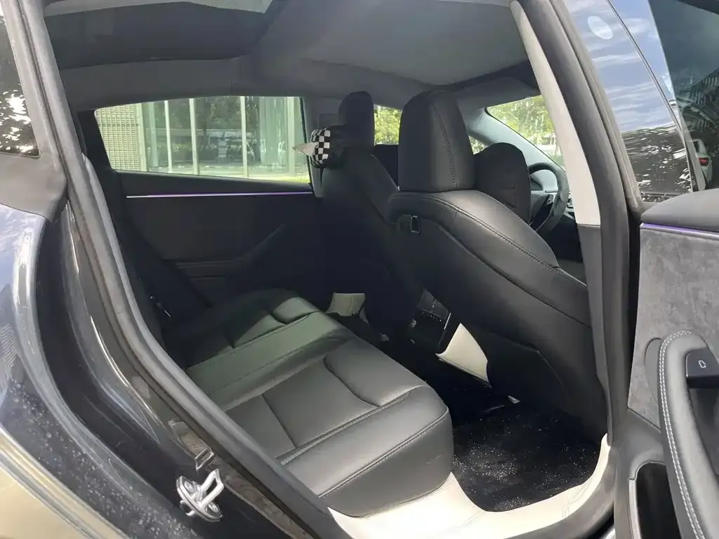 Tesla Model 3 — фото 3