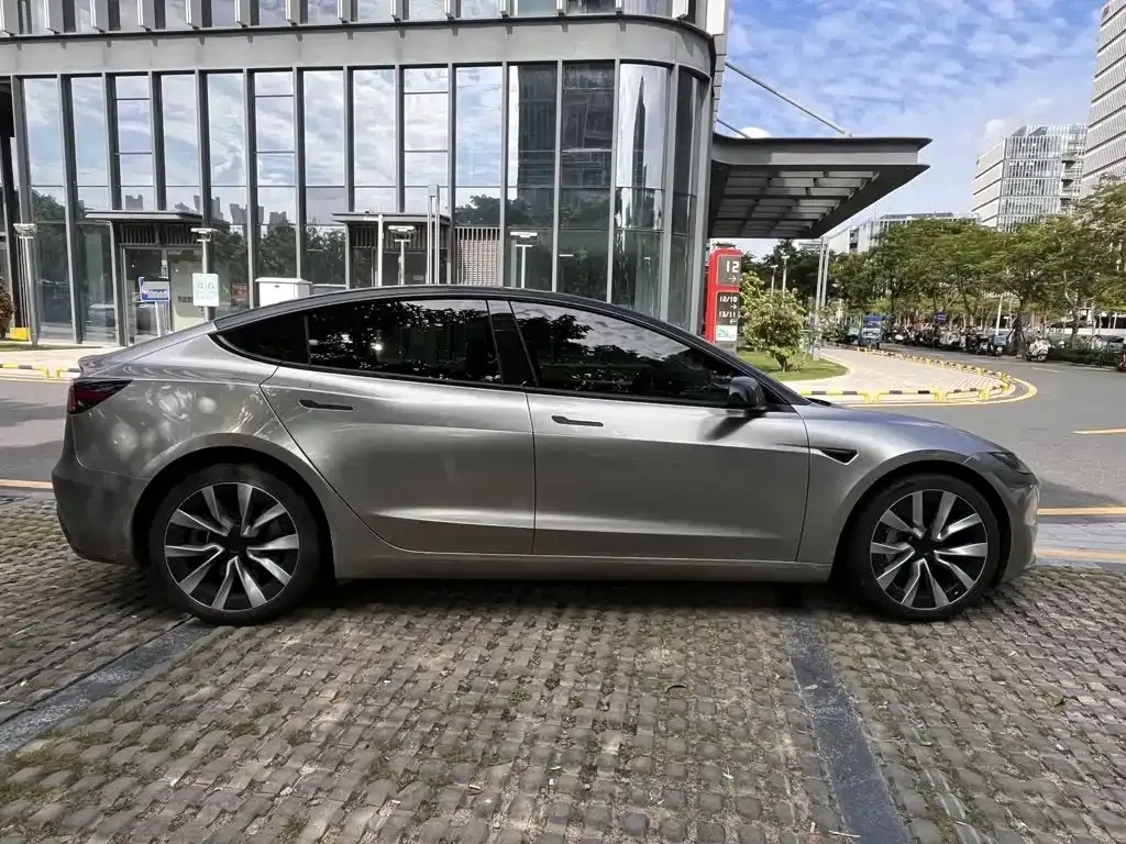 Tesla Model 3 — фото 5