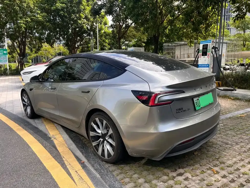 Tesla Model 3 — фото 9