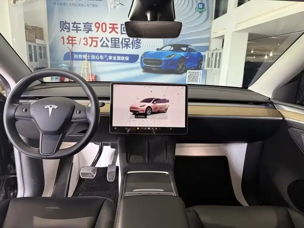 Tesla Model Y — фото 8