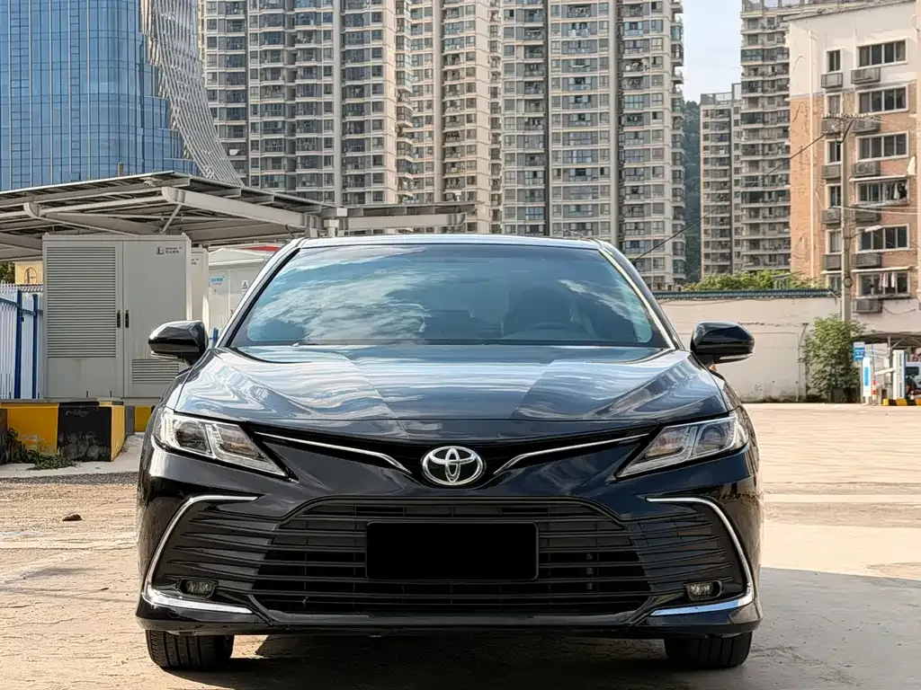 Toyota Camry — фото 9