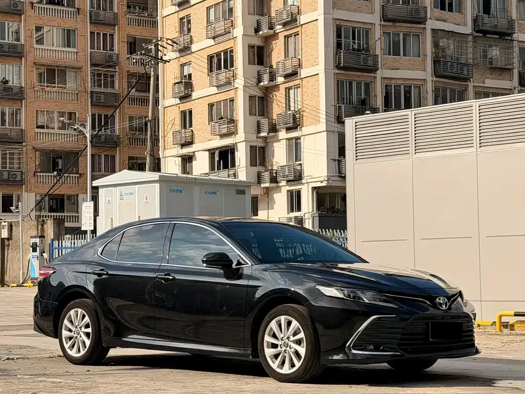 Toyota Camry — фото 8