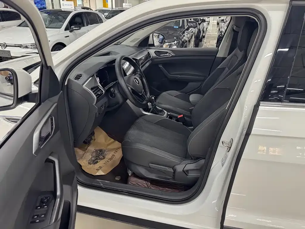 Volkswagen T-Cross — фото 5