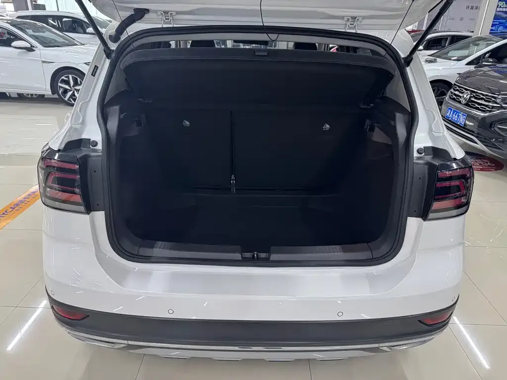 Volkswagen T-Cross — фото 10