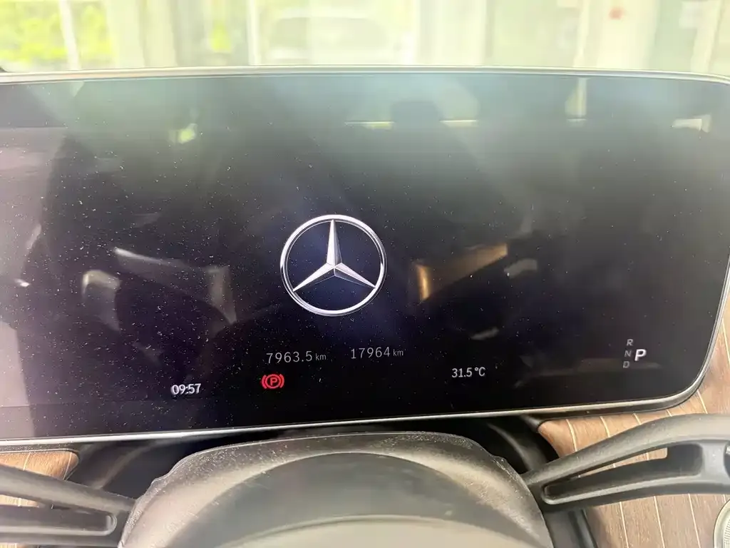 Mercedes-Benz EQE SUV — фото 2
