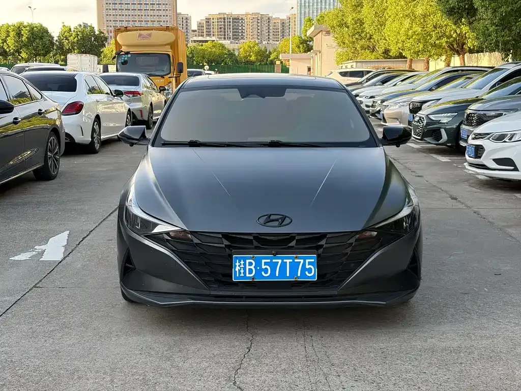 Hyundai Elantra — фото 8