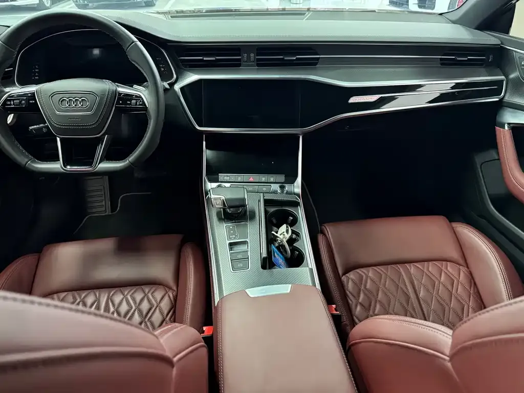 Audi A7L — фото 2