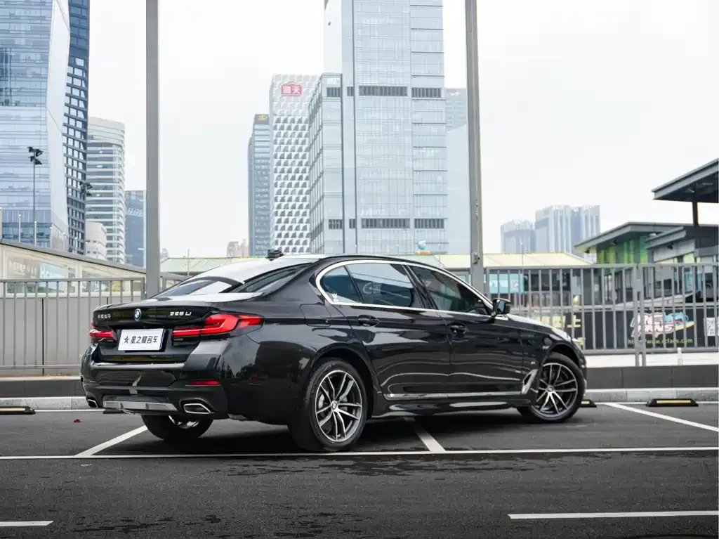BMW 5 Series — фото 5