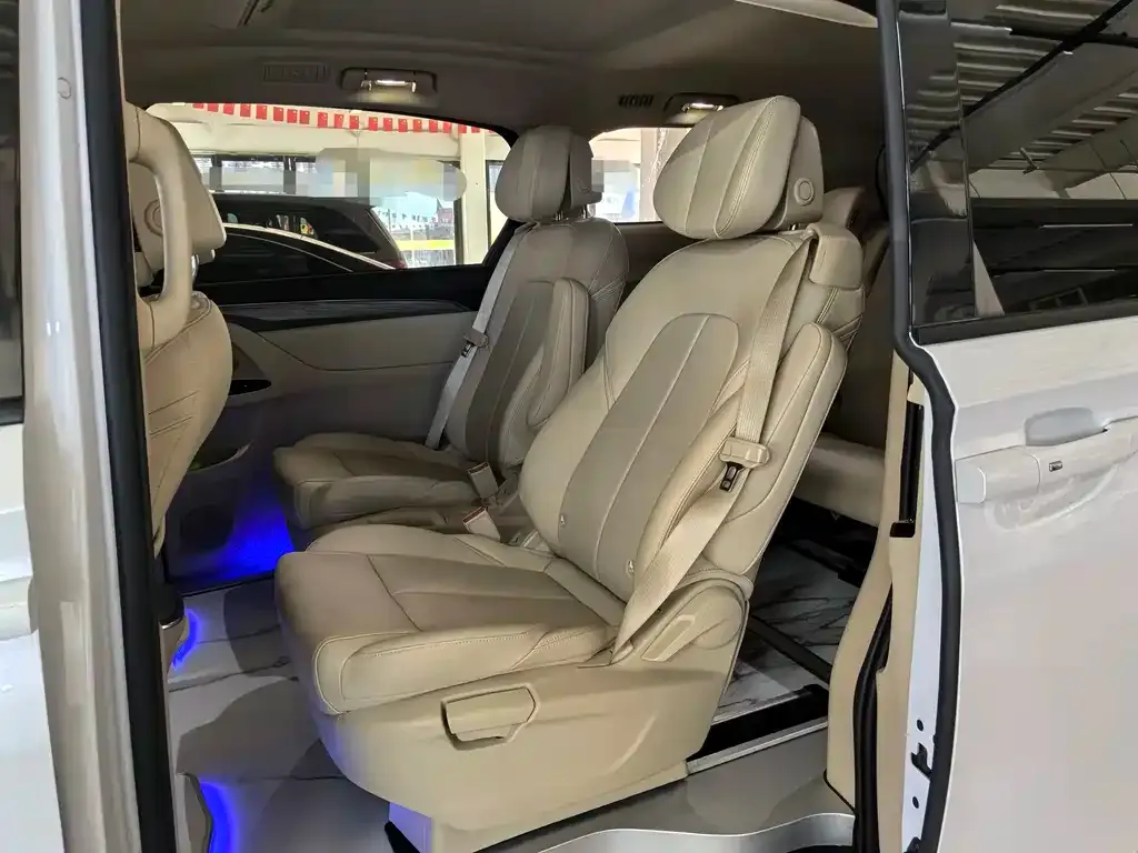 Buick GL8 Hybrid — фото 4