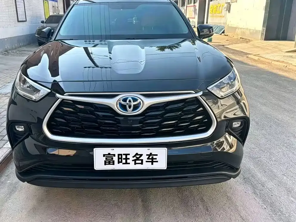 Toyota Highlander — фото 10