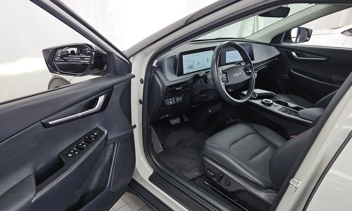 Kia EV6 — фото 9