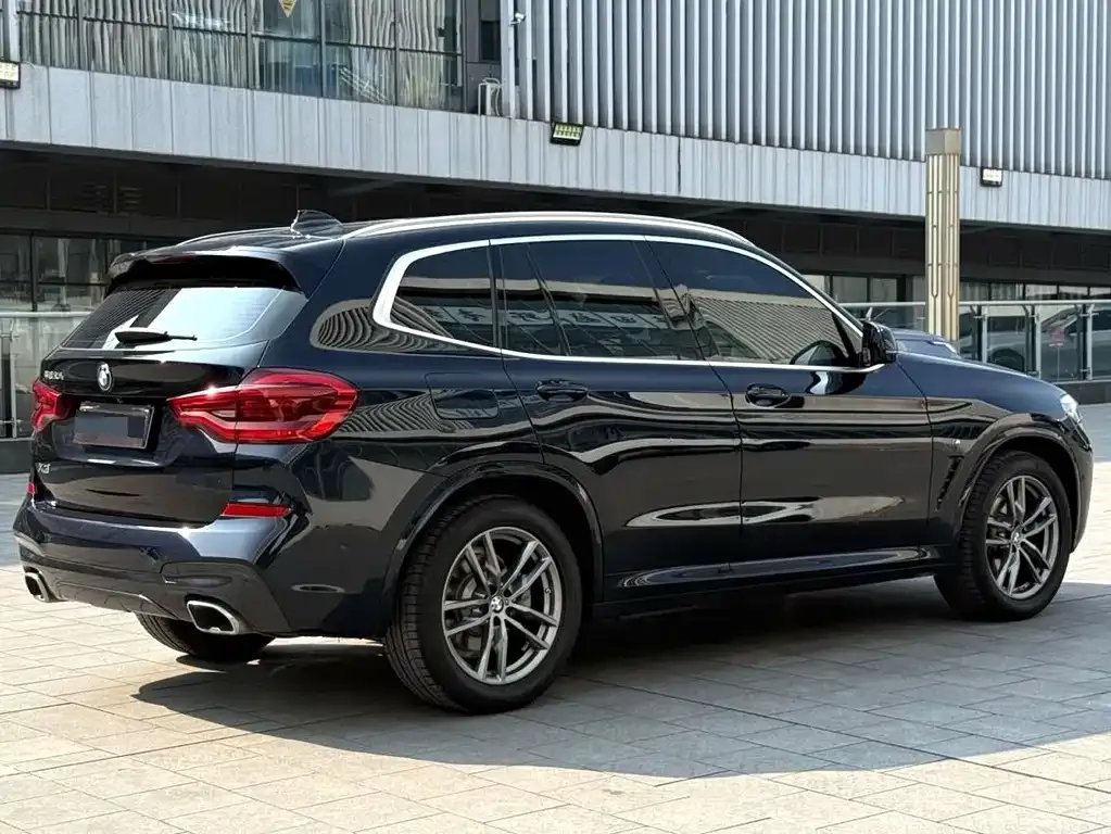 BMW X3 — фото 8