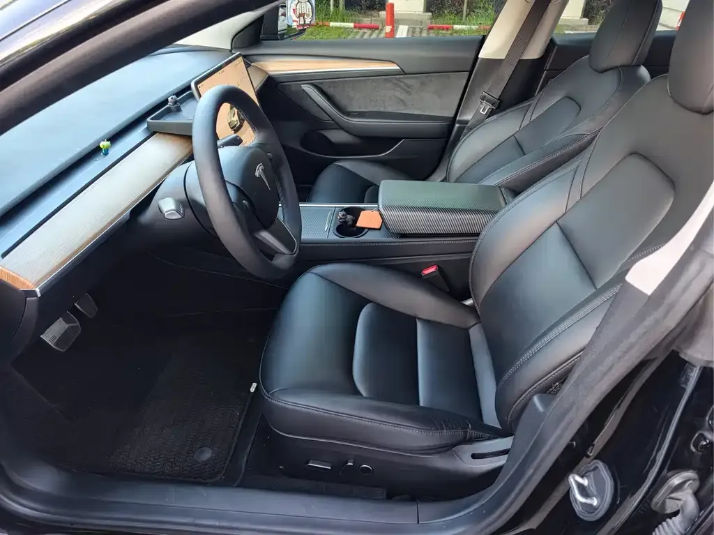 Tesla Model 3 — фото 4