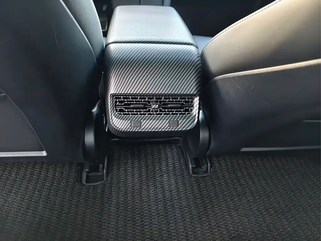Tesla Model 3 — фото 9