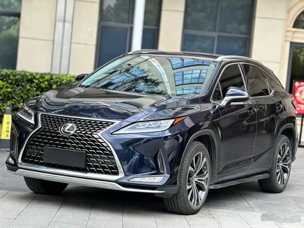 Lexus RX — фото 1