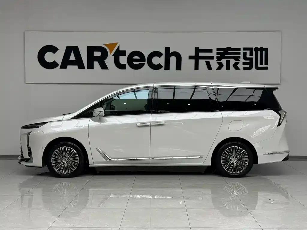 Buick GL8 Hybrid — фото 2