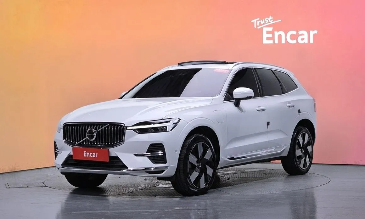 Volvo XC60 — фото 1