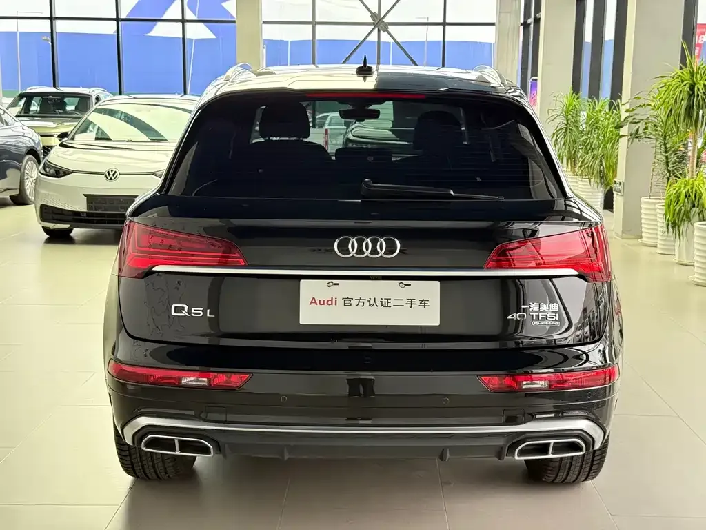 Audi Q5L — фото 6