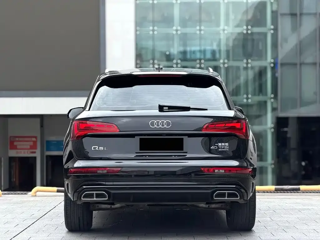 Audi Q5L — фото 6