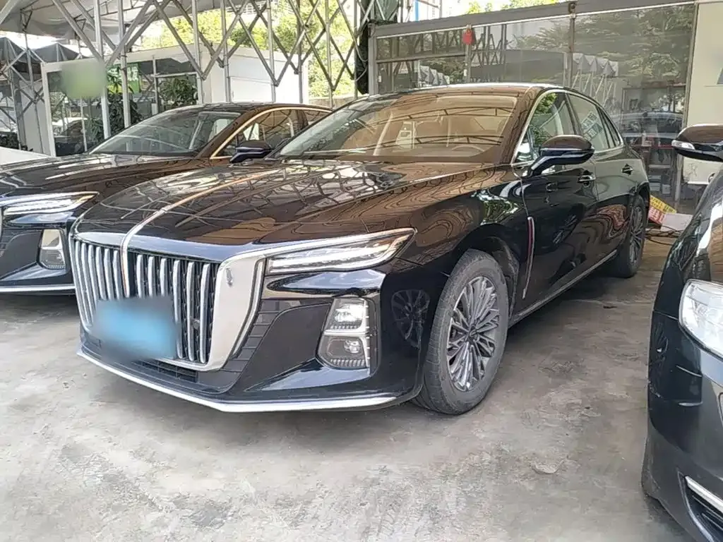 Hongqi H5 — фото 1