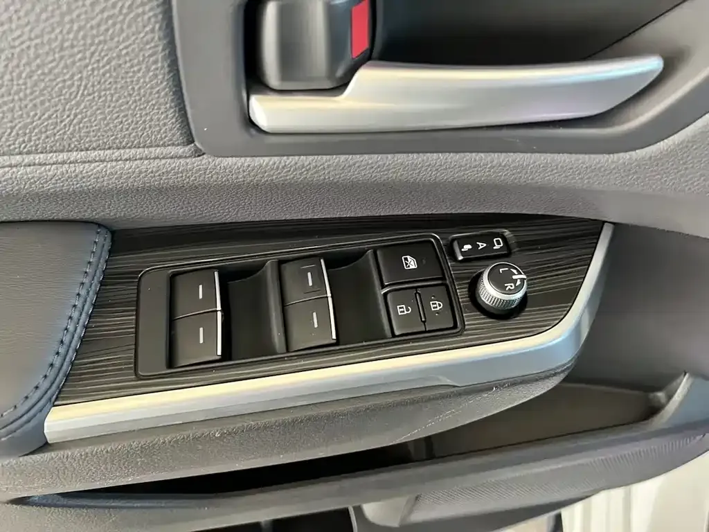 Toyota Sienna — фото 2
