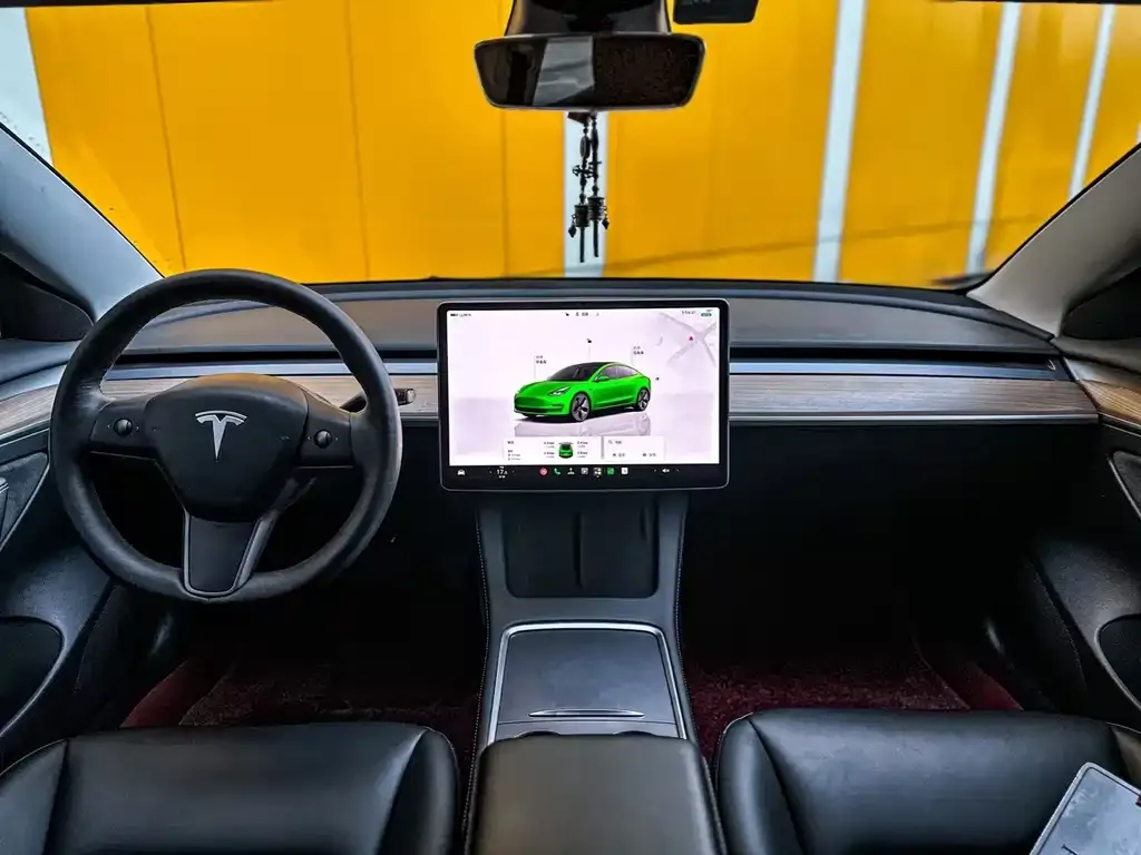 Tesla Model 3 — фото 3