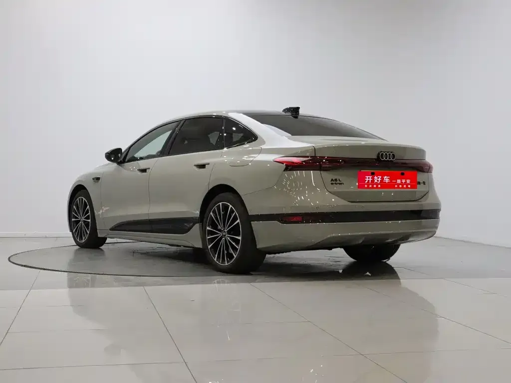 Audi A6L e-tron — фото 7