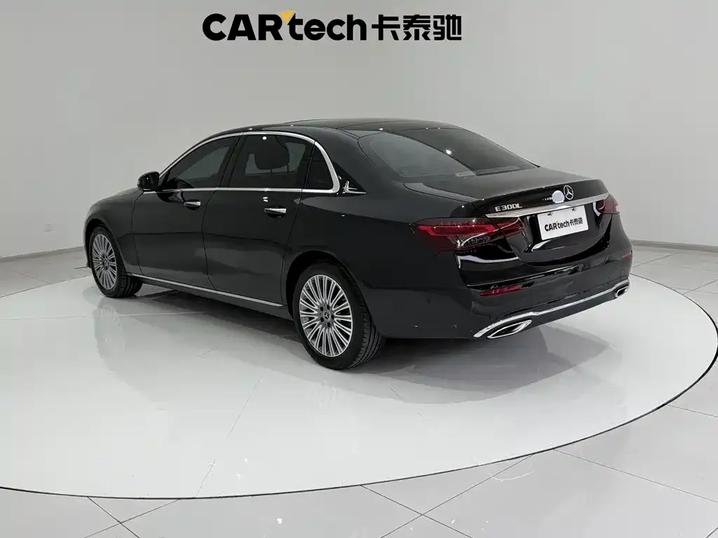 Mercedes-Benz E-Class — фото 4