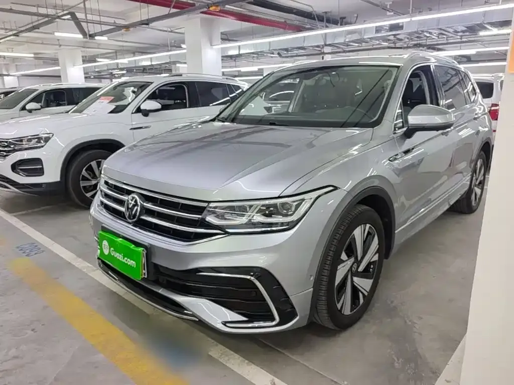 Volkswagen Tiguan L — фото 2