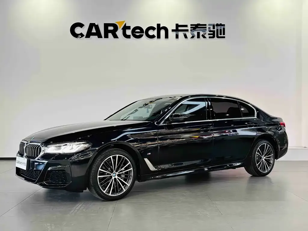 BMW 5 Series — фото 1