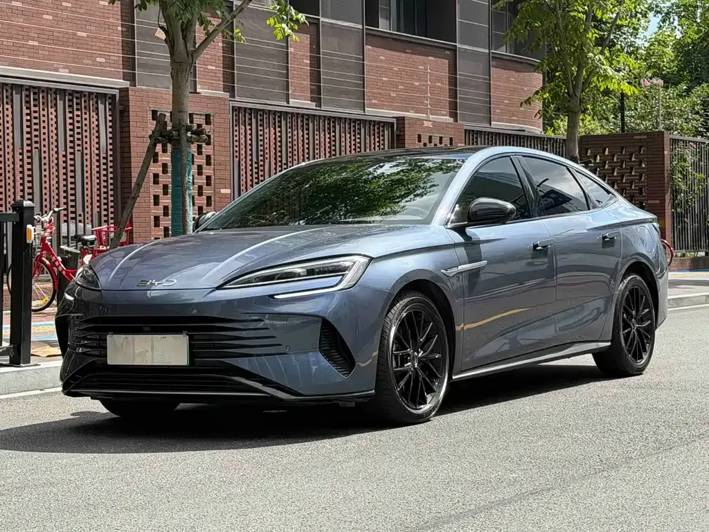 BYD Seal — фото 1