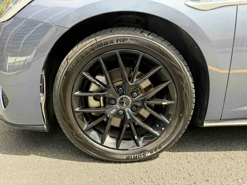 BYD Seal — фото 7