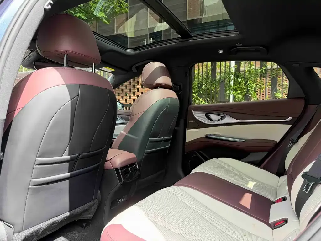 BYD Seal — фото 10