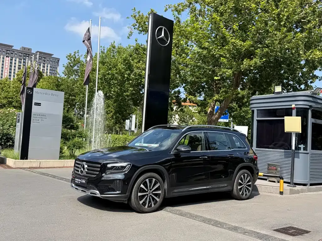 Mercedes-Benz GLB — фото 10