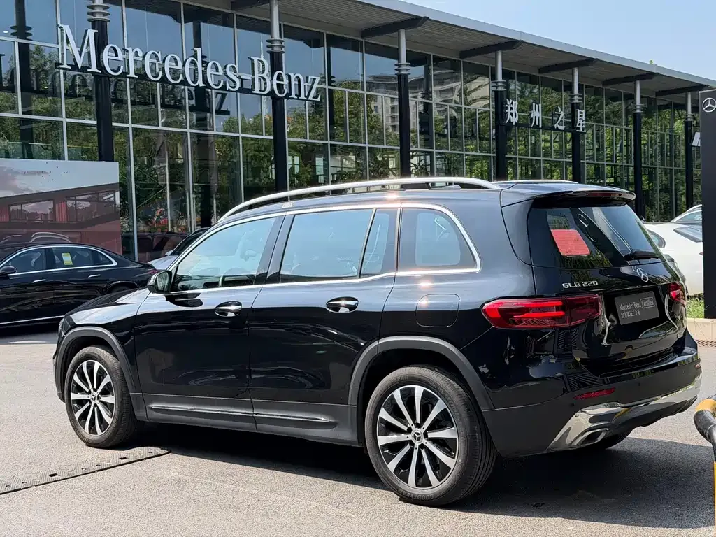 Mercedes-Benz GLB — фото 9