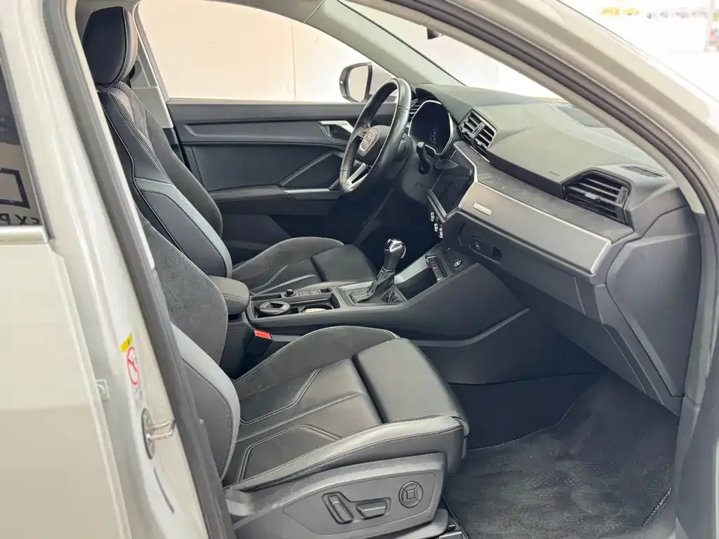 Audi Q3 Sportback — фото 9