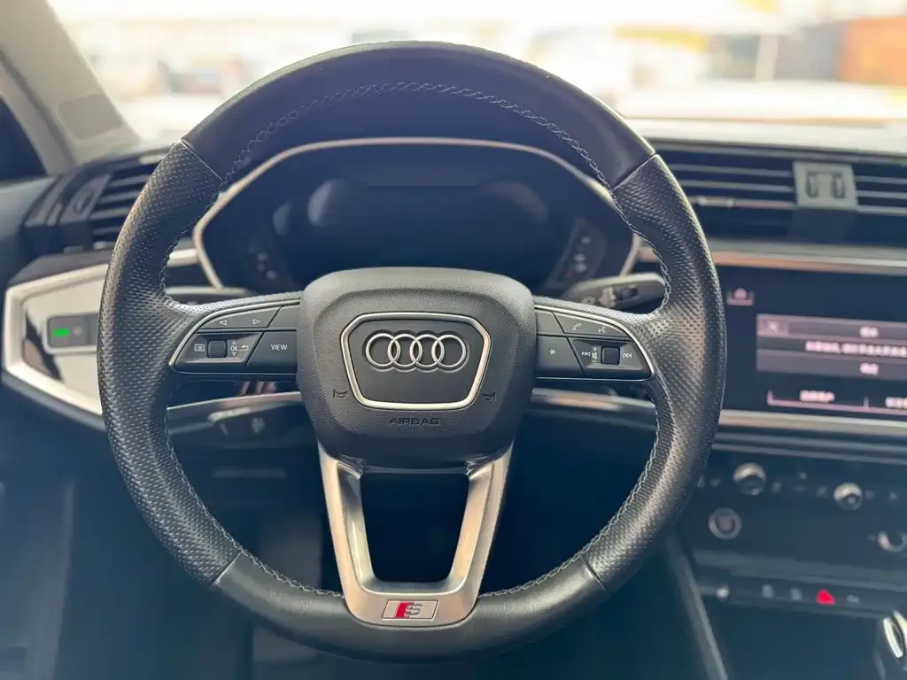Audi Q3 Sportback — фото 6