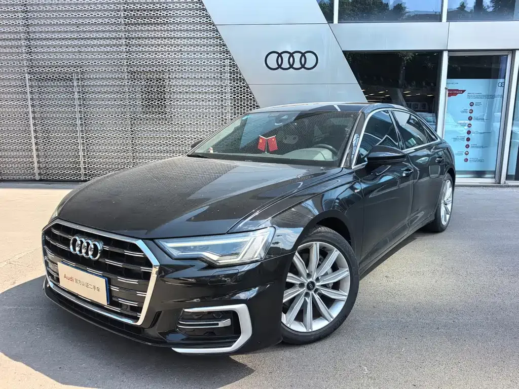Audi A6L — фото 1