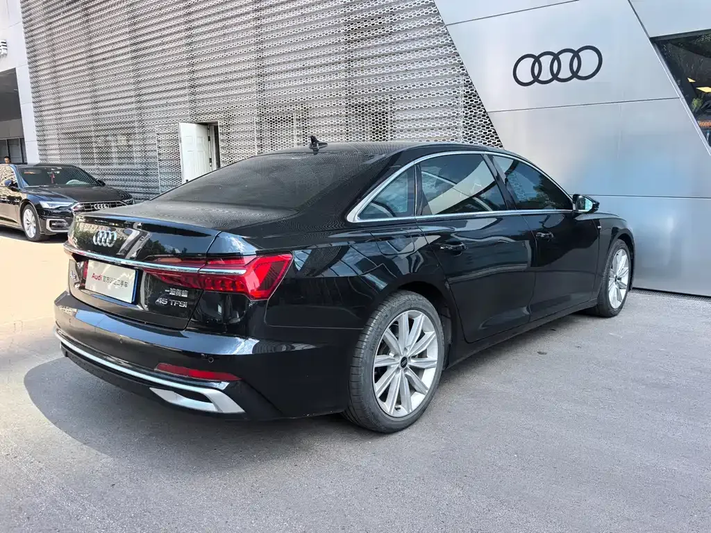 Audi A6L — фото 10