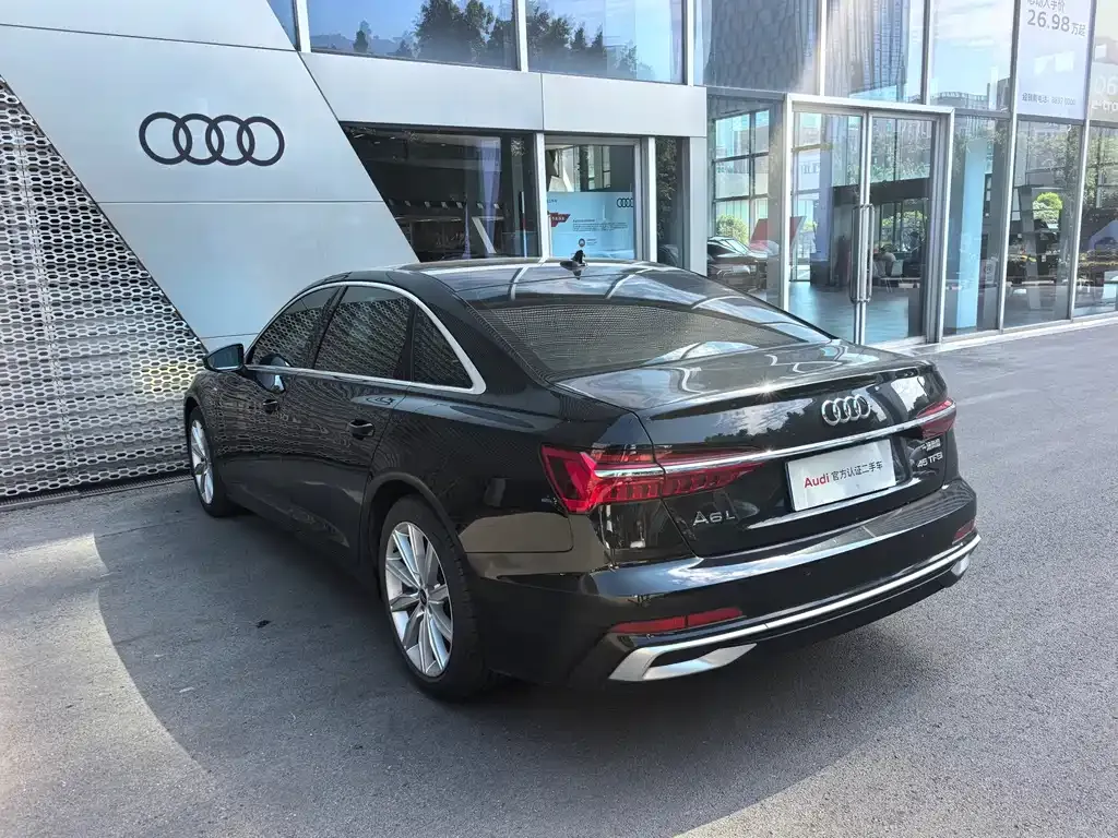 Audi A6L — фото 5