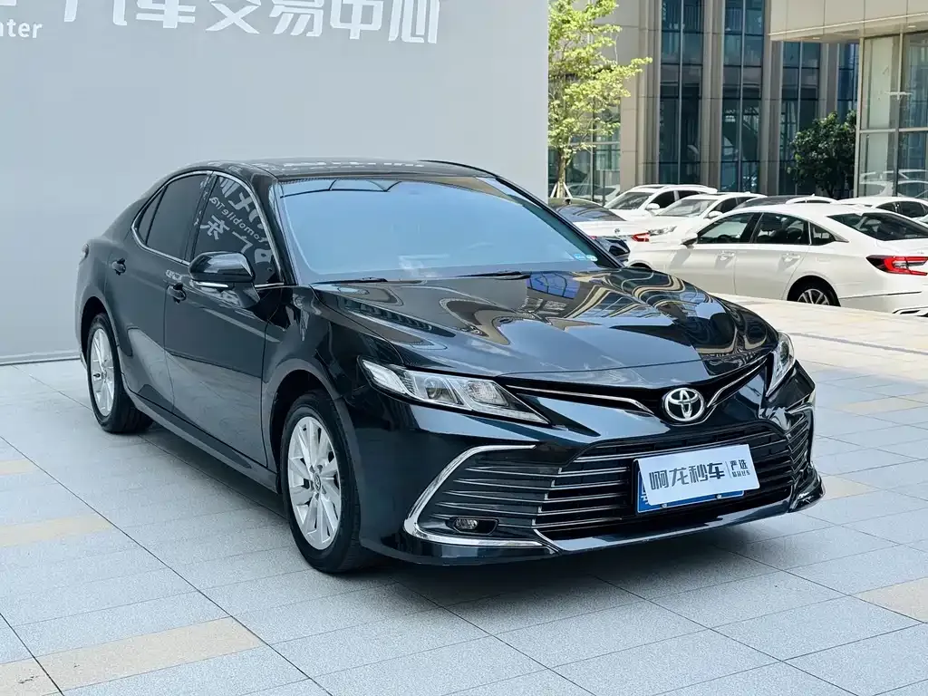 Toyota Camry — фото 3