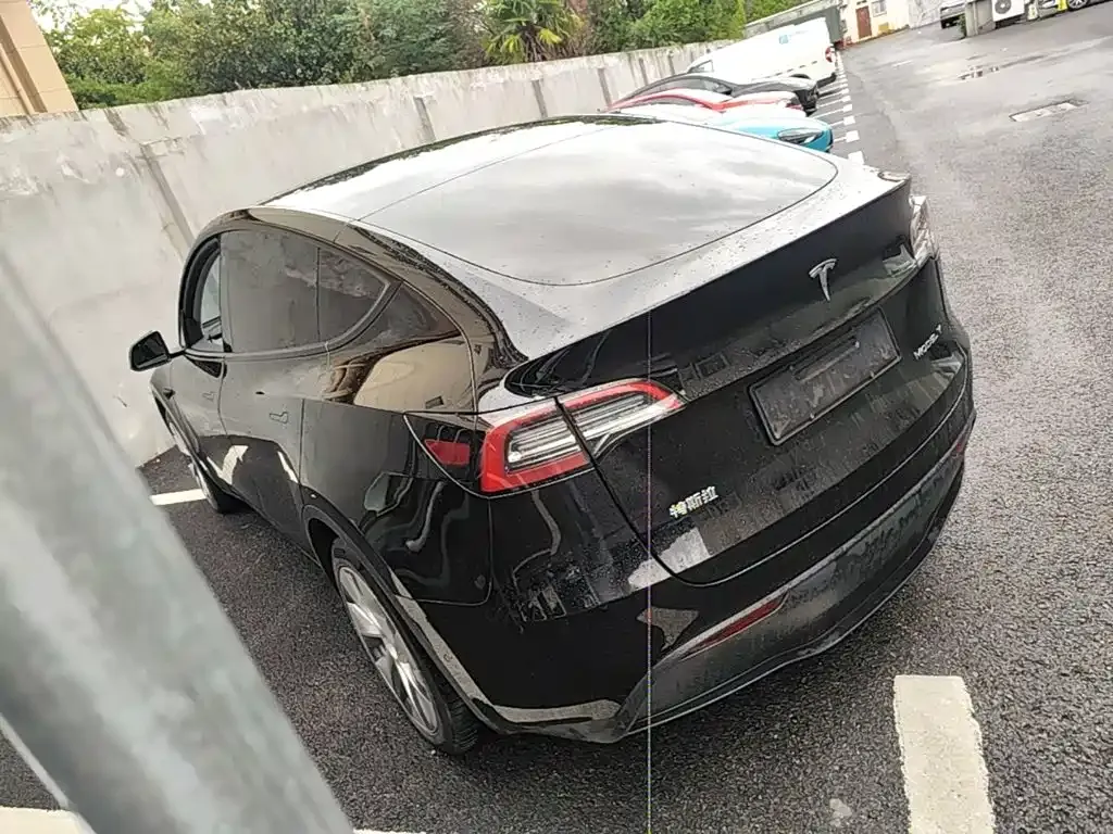 Tesla Model Y — фото 9